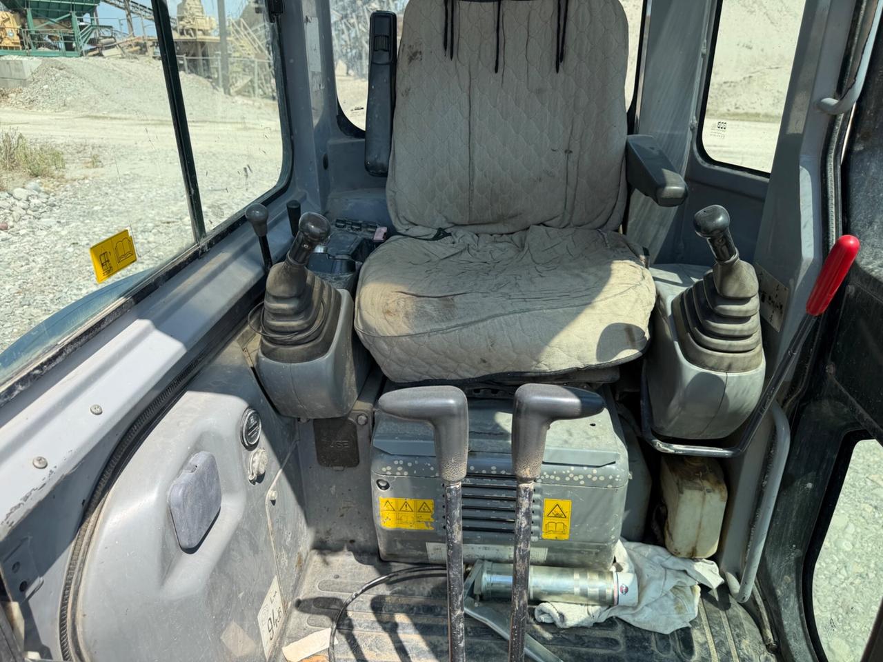 New Holland E 35.2