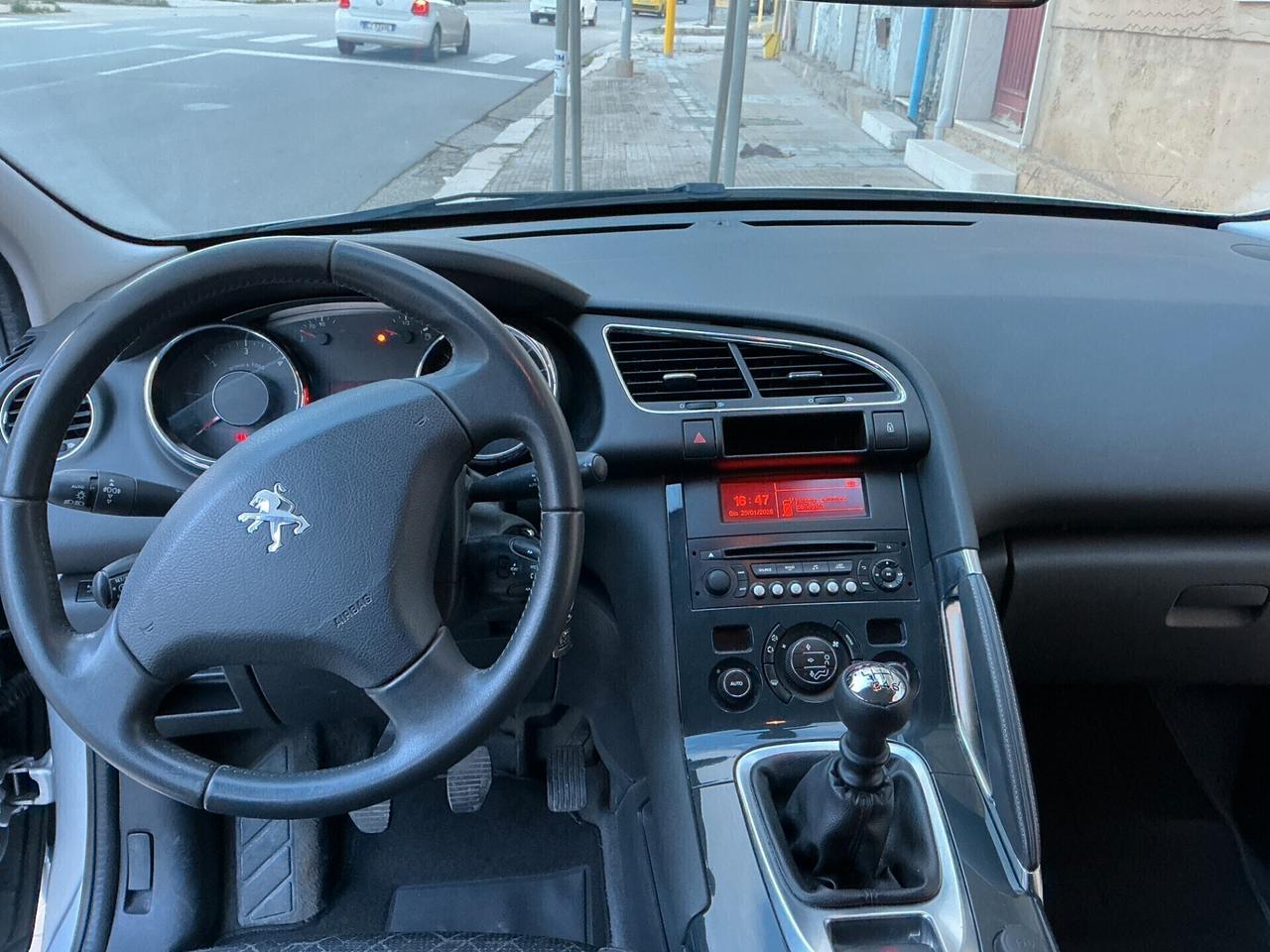 Peugeot 3008 1.6 HDi 115CV Allure