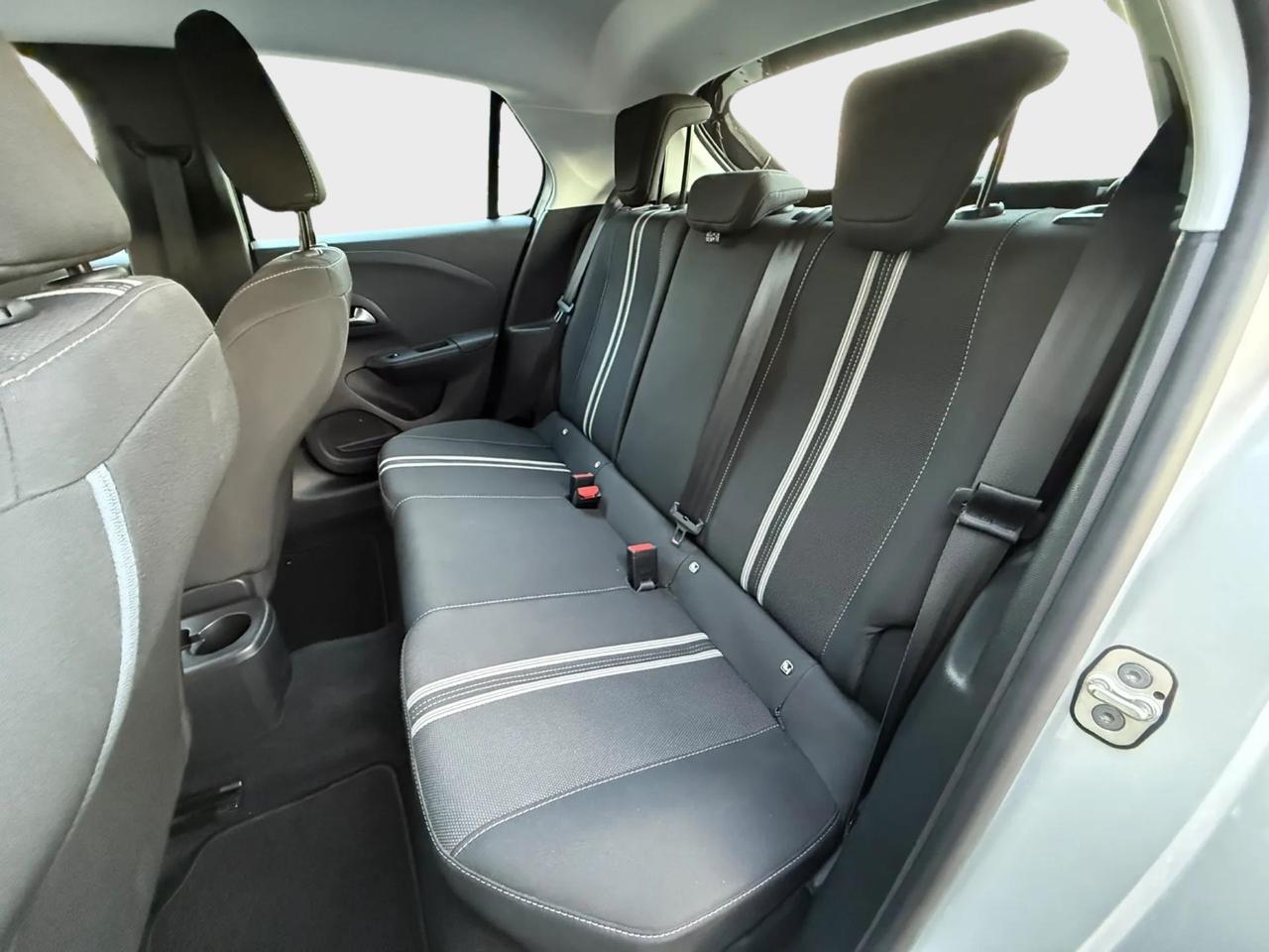 Opel Corsa elegance 1.2 benzina 2024 garanzia 12 mesi