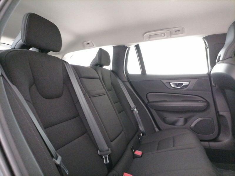Volvo V60 2.0 b3 Momentum Business Pro auto 8m my21