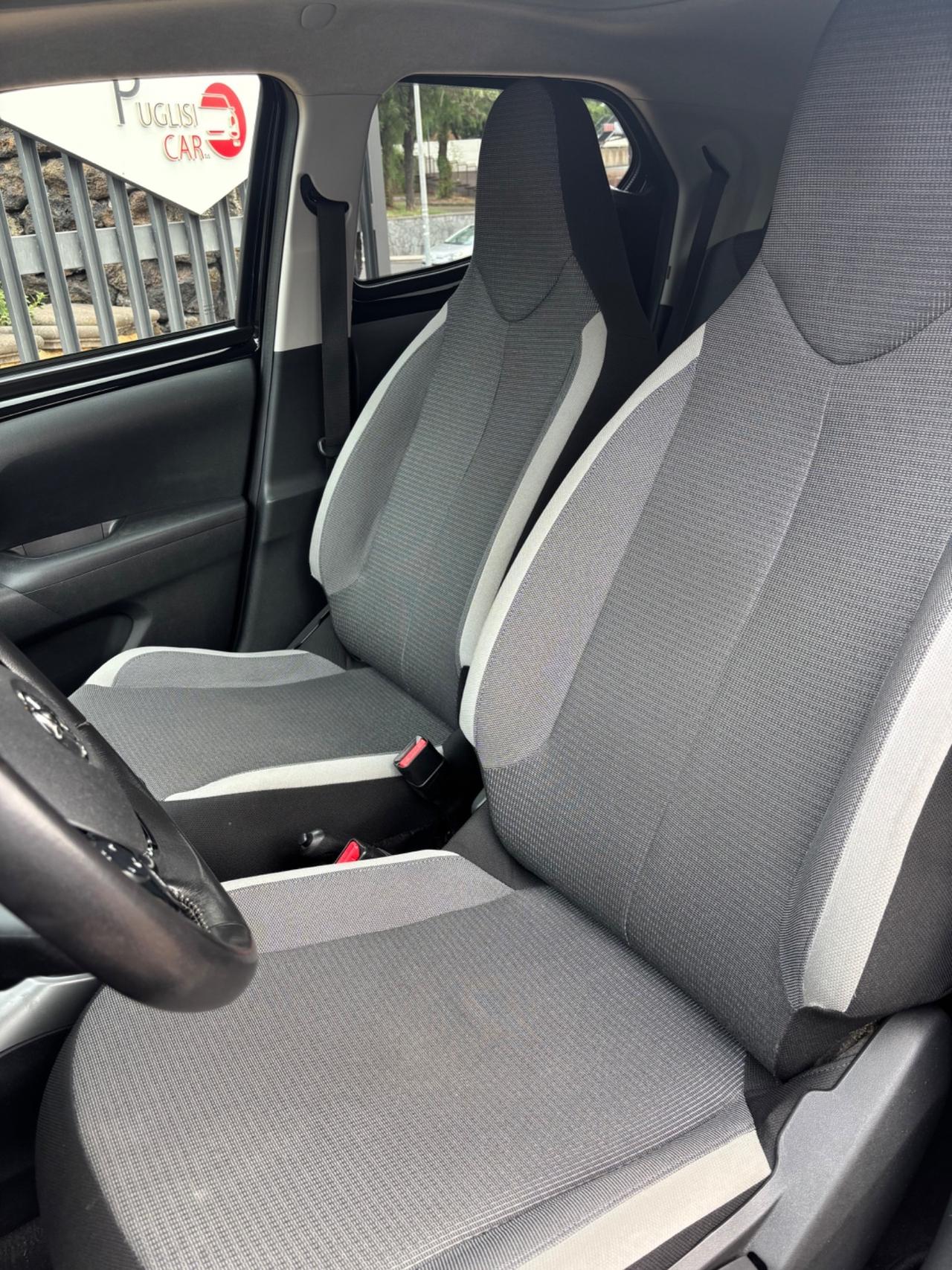 Toyota Aygo Connect 1.0 VVT-i 72 CV 5 porte x-wave
