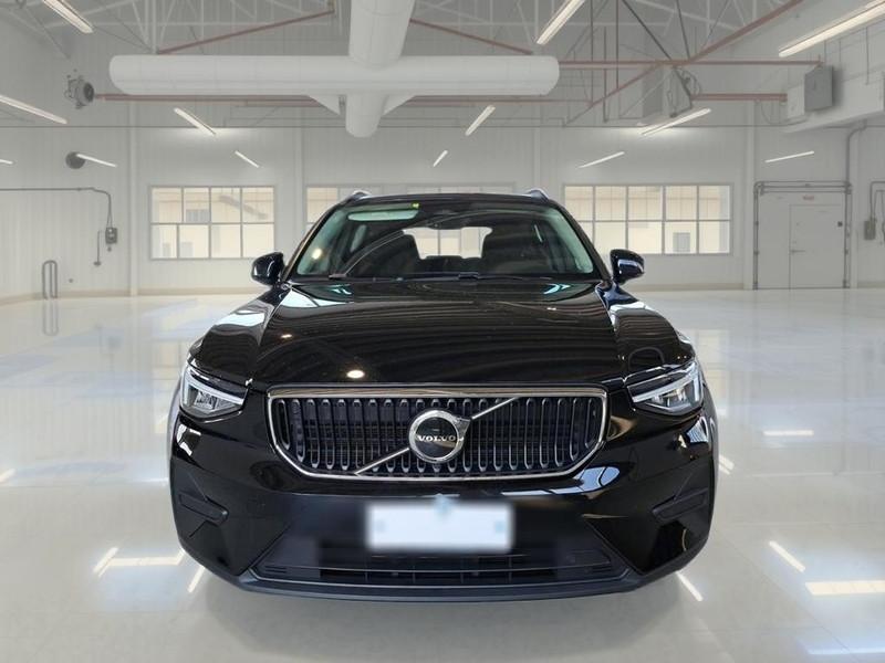 VOLVO XC40 B3 AUTOMATICO ESSENTIAL SUV