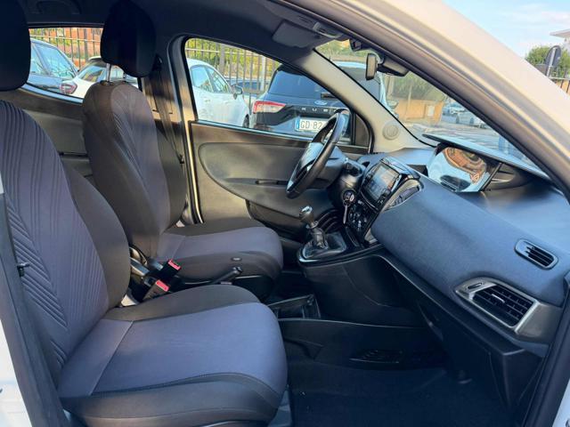 LANCIA Ypsilon 1.0 FireFly 5 porte S&S Hybrid Ecochic Gold