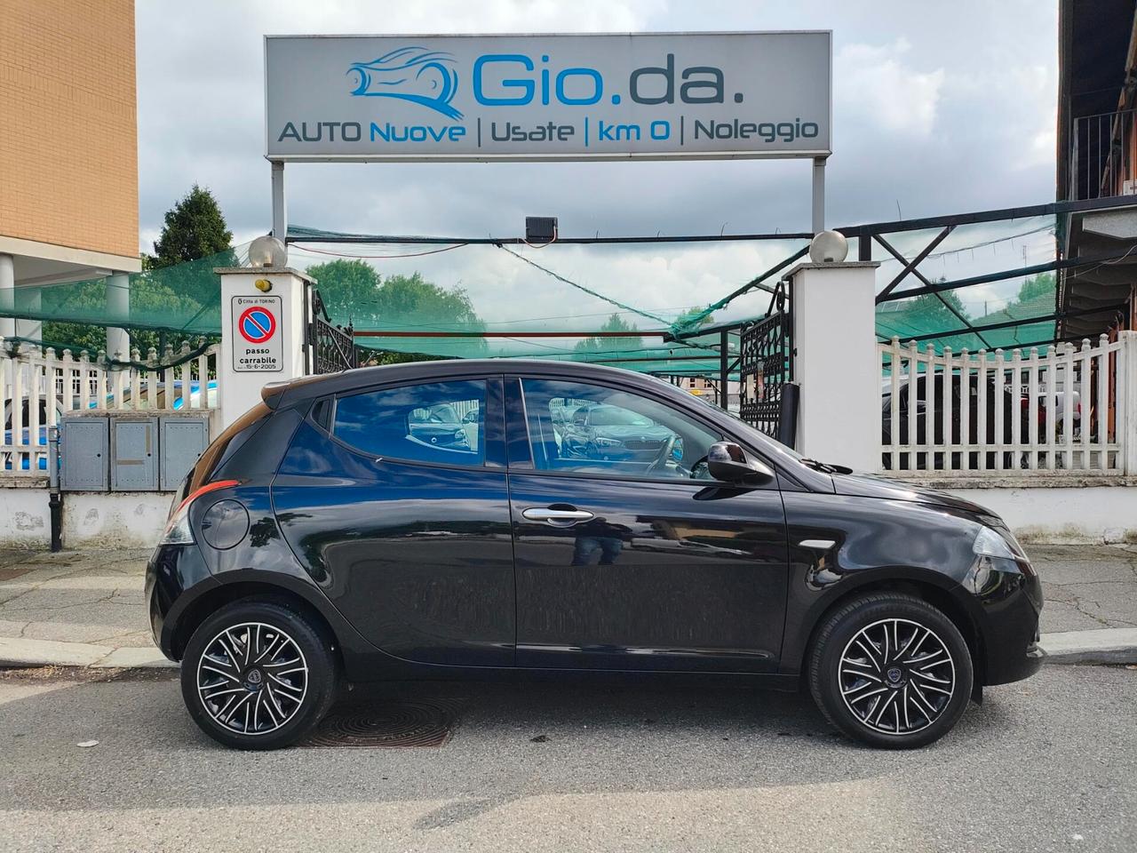 LANCIA YPSILON 1.0 HYBRID -2023