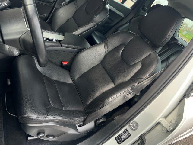 VOLVO XC90 D5 AWD Geartronic Momentum