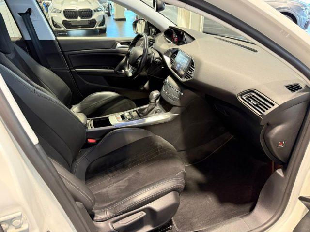 PEUGEOT 308 PureTech Turbo 130 S&S EAT6 Allure NAVI - BT - 17