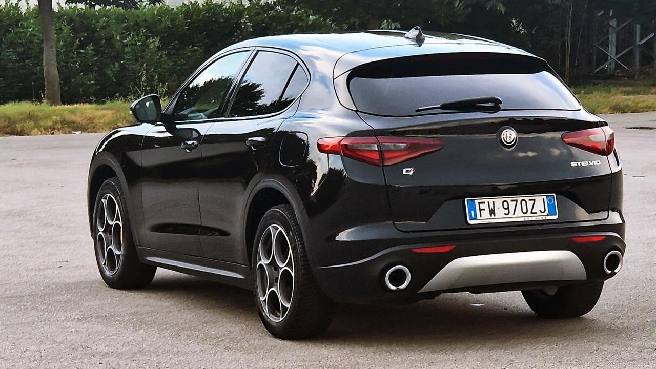 Alfa Romeo STELVIO 2.2 190CV AT8 Q4 Executive