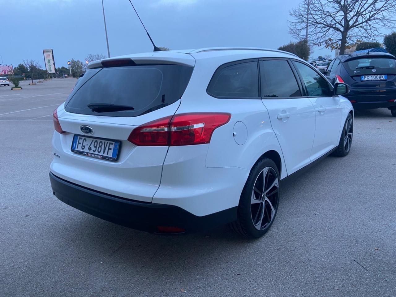 Ford Focus 1.5 TDCi 95 CV SW nuova garanzia12