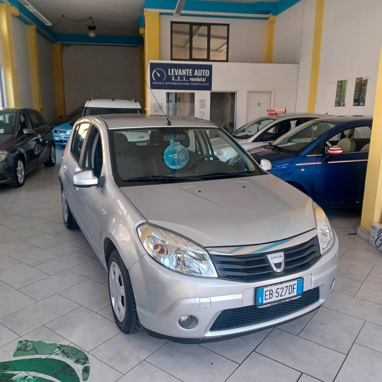 149.588 GPL DI FABBRICA SANDERO 1.4 PER NEOPATENTATI