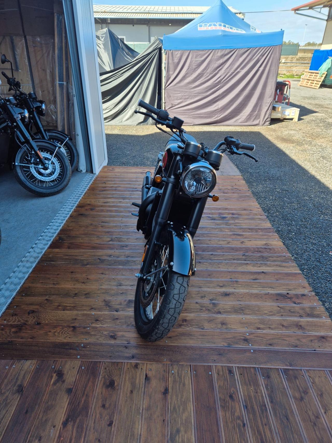 Bsa Gold Star 650 Shadow Black 2025