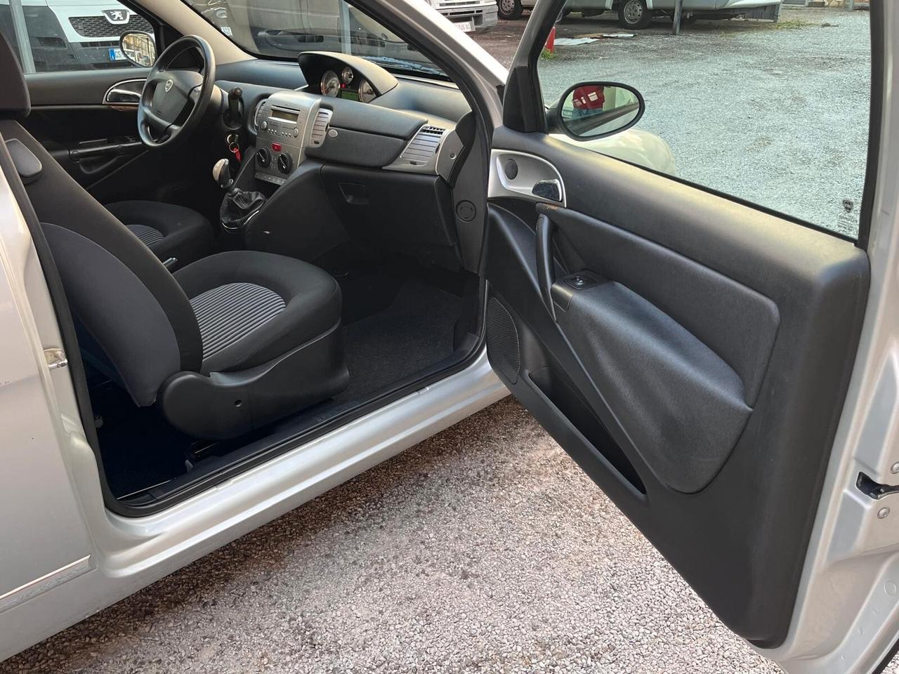 Lancia Ypsilon 1.2 Argento 80.000KM NUOVISSIMA