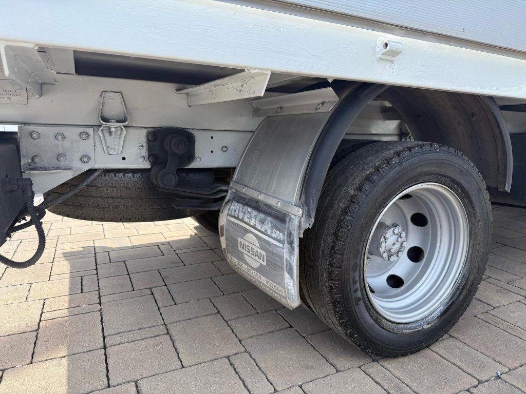 Nissan Cabstar 3.0 Td CASSONE FISSO