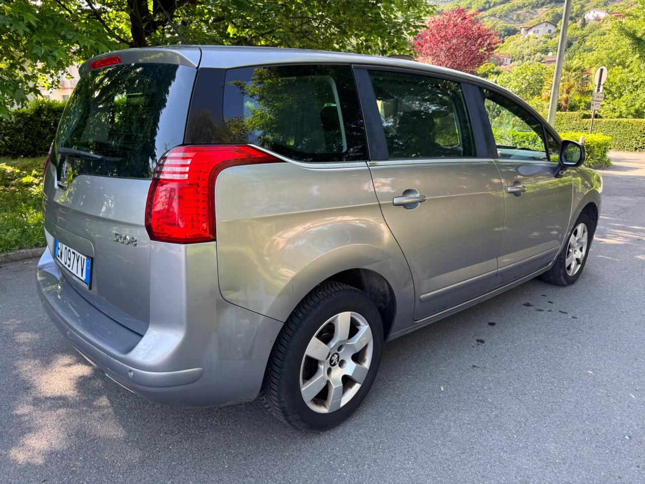 Peugeot 5008 1.6 HDi 115CV Business 7 posti consumi bassi