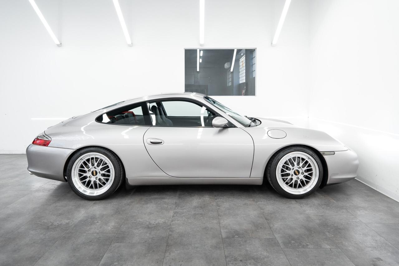 Porsche 911 Carrera cat Coupé