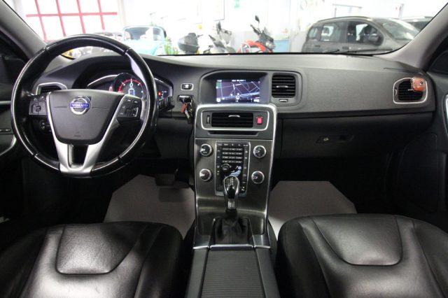 VOLVO V60 D4 Geartronic Summum