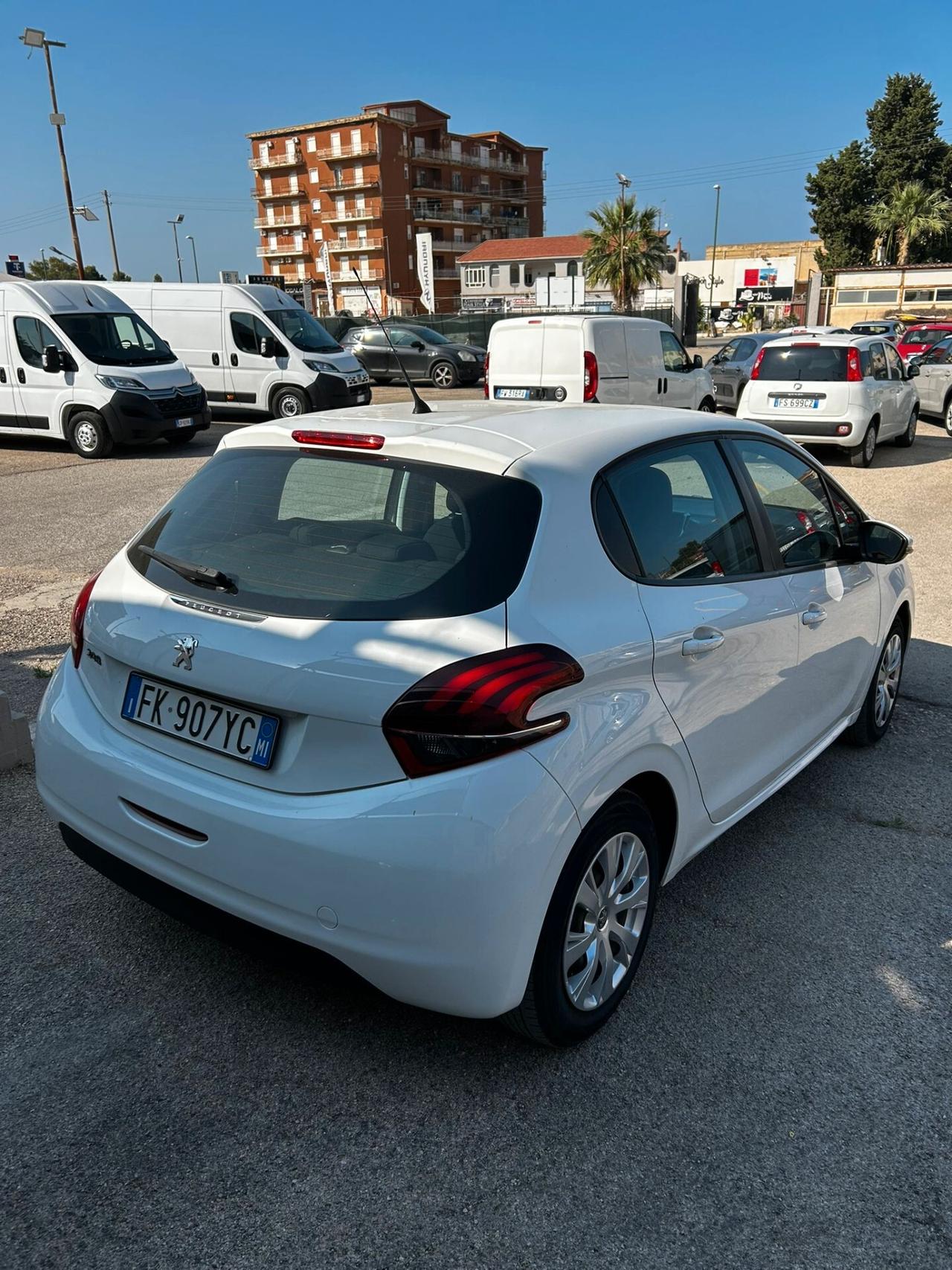 Peugeot 208 BlueHDi 75 5 porte Allure