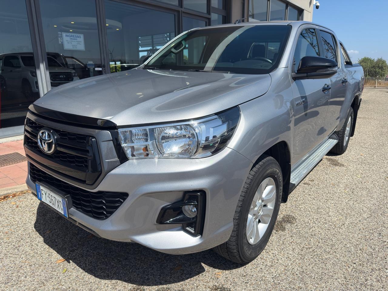 Toyota Hilux 2.4 D-4D 4WD Lounge my20" IVA ESPOSTA
