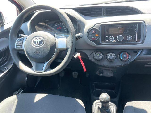 TOYOTA Yaris 1.0 BENZ 72 CV 5 porte Cool ADATTA A NEOPATENTATI