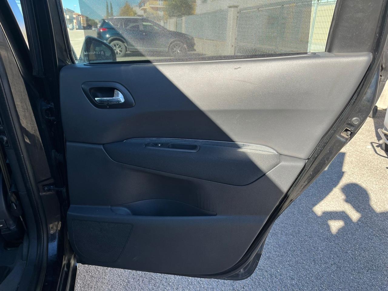 Peugeot 5008 1.6 HDi 112CV Business