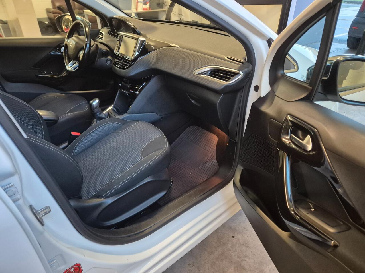 Peugeot 208 BlueHDi 100 5 porte GT Line PERFETTA