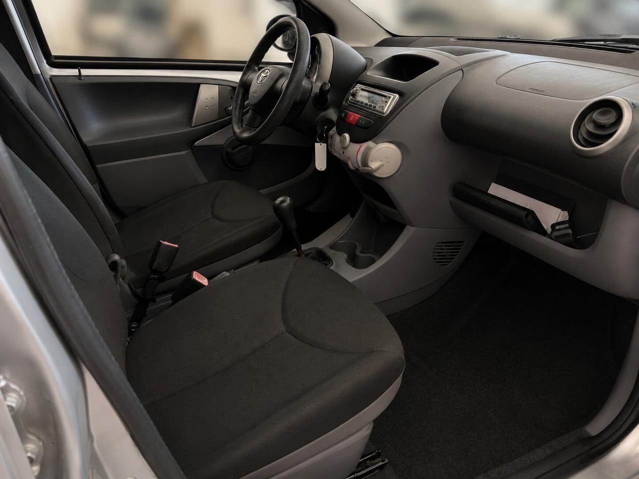 Toyota Aygo 1.0 12V VVT-i 5 porte Sol