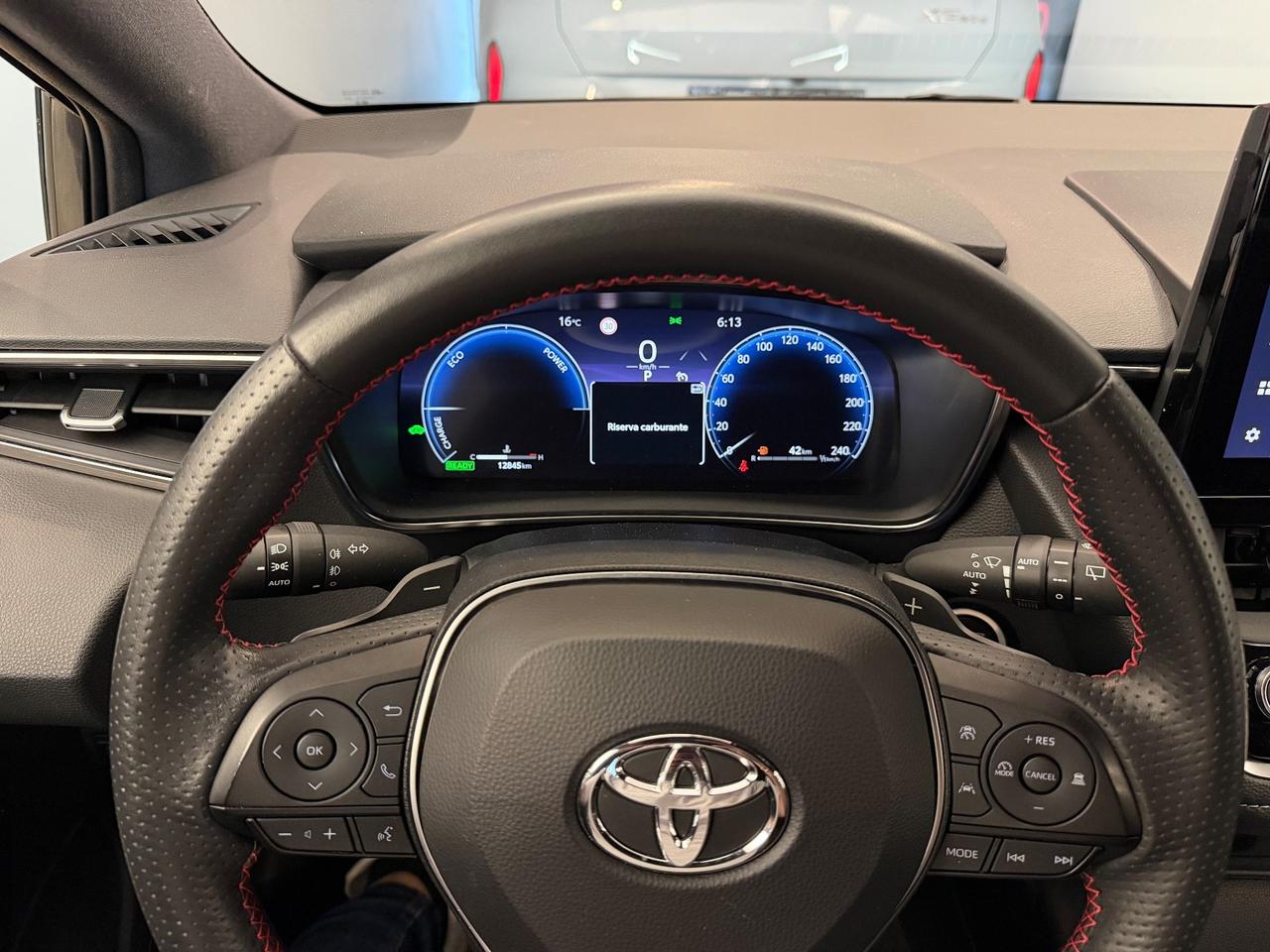 Toyota Corolla GR SPORT 2.0 Hybrid Bi-Tone
