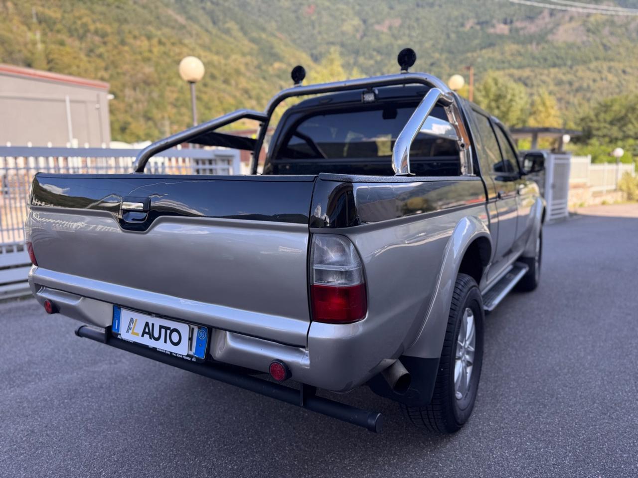 Mitsubishi L200 2.5 TD cat 4WD Club Cab Intense