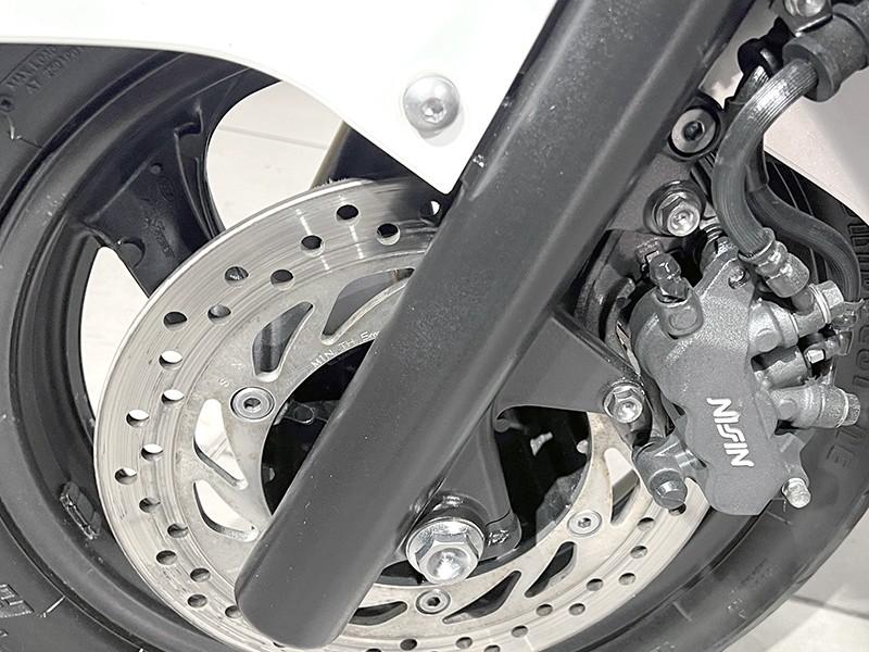 Honda SW-T 400 con bauletto