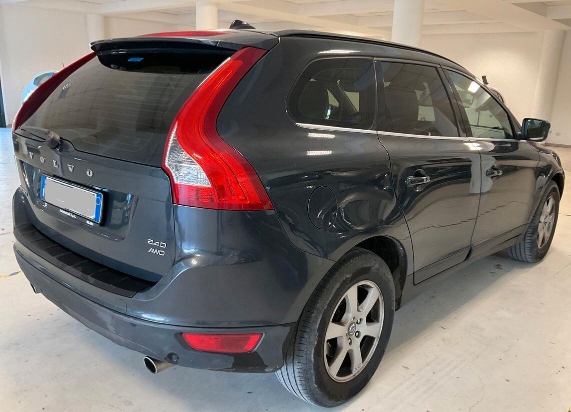 Volvo XC 60 XC60 2.4 D 163 CV AWD Geartronic Kinetic