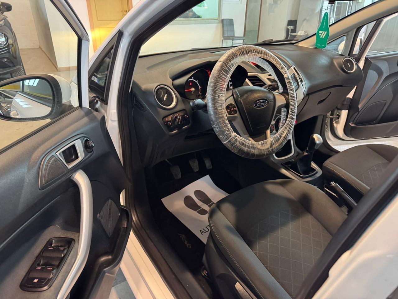 Ford Fiesta 1.4 5 porte Bz.- GPL Titanium