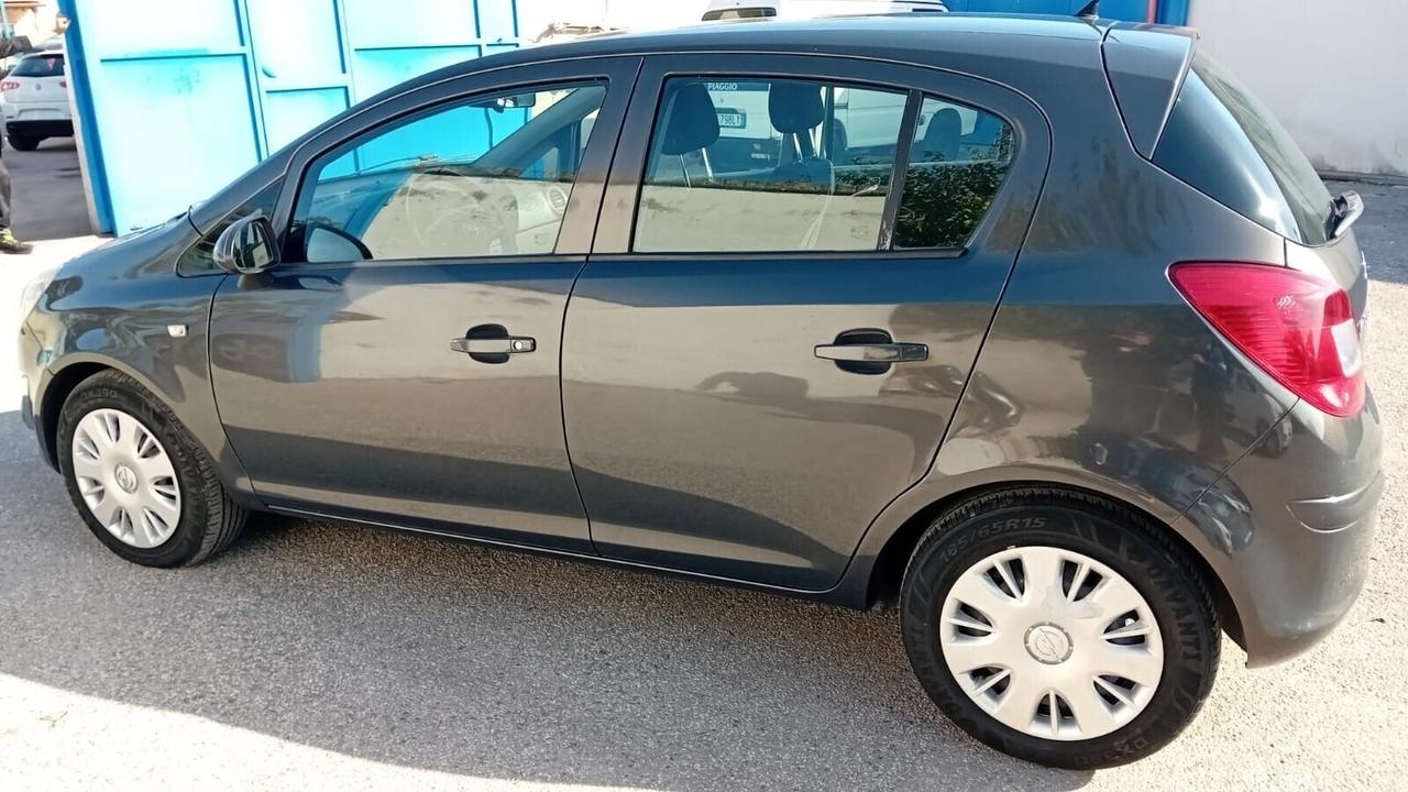 Opel corsa 1.3 mjt/75 cv -5 P-full-2013