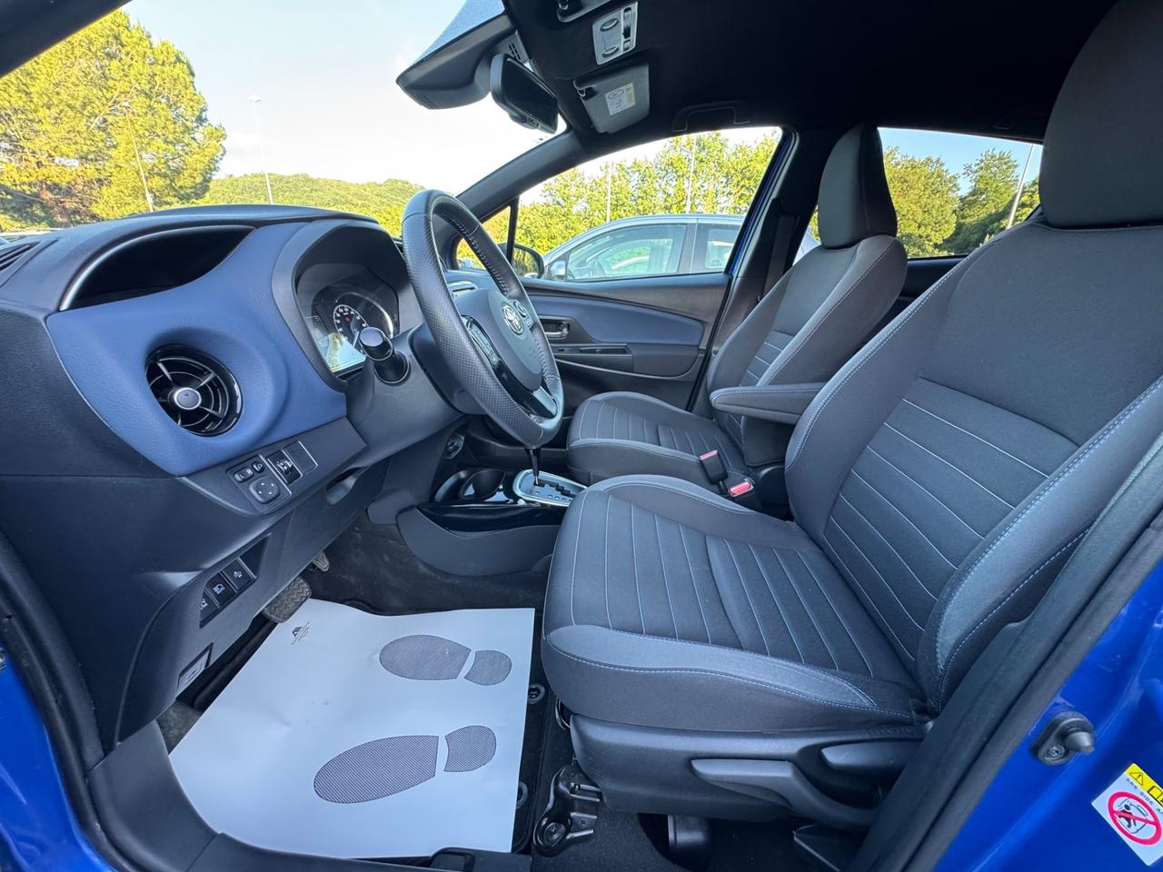 Toyota Yaris 1.5 Hybrid Trend Blue Edition