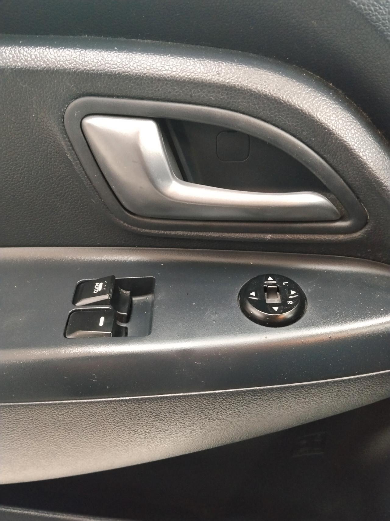 Kia Rio 1.1 diesel 75 CV 2013 CON GARANZIA