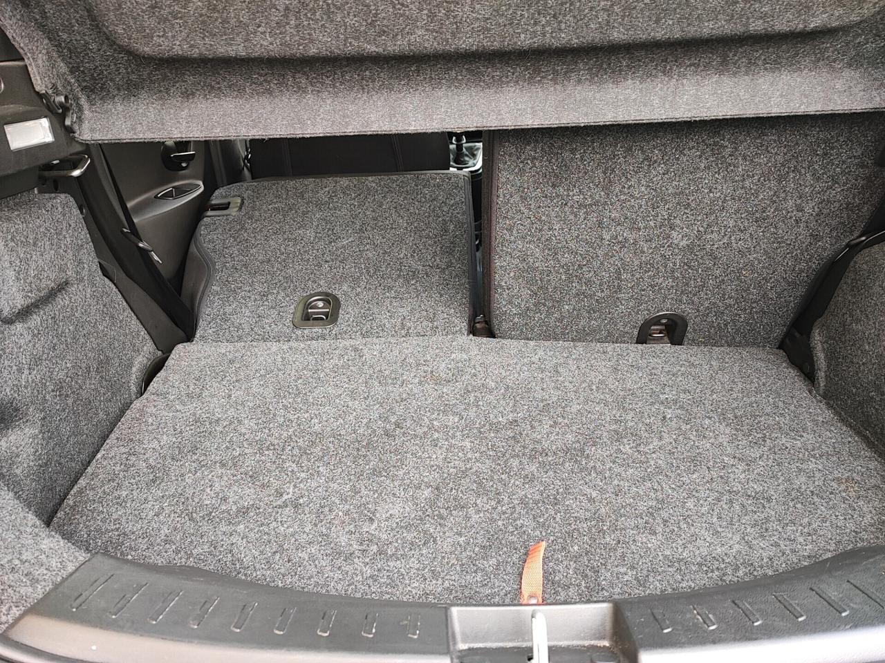 Lancia Ypsilon con 26 Euro 450 km