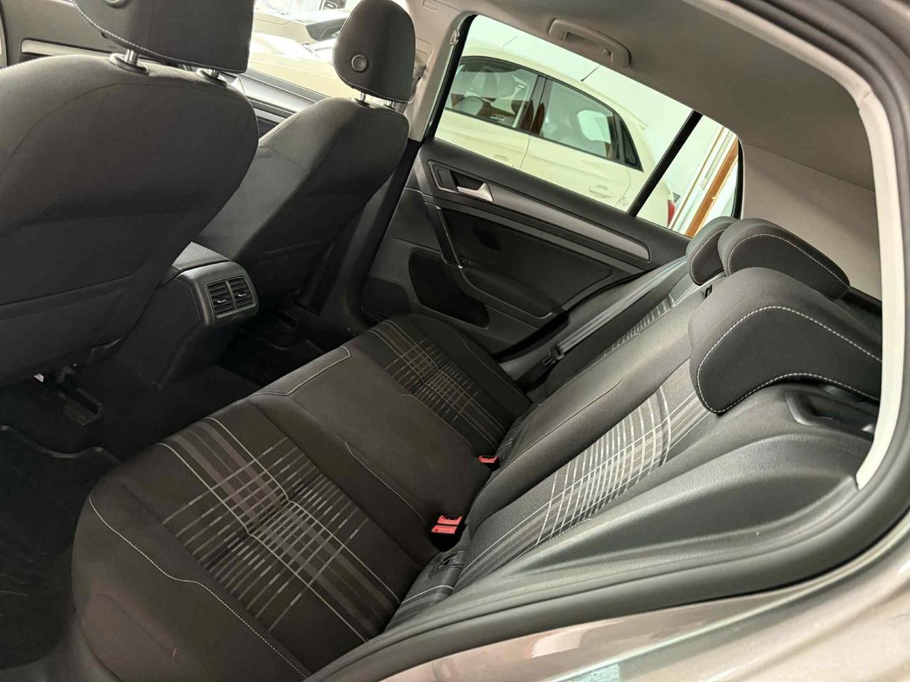 Volkswagen Golf 2.0 TDI DSG 5p. Lounge 150CV TETTO APRIBILE