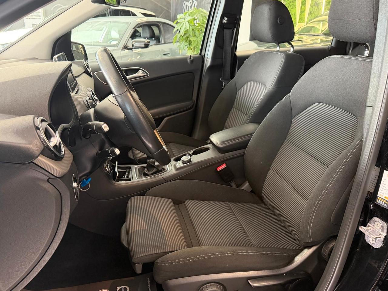 MERCEDES-BENZ CLASSE B160 SPORT 1.5 90CV NAVI OK NEOPATENTATI ANNO 2018