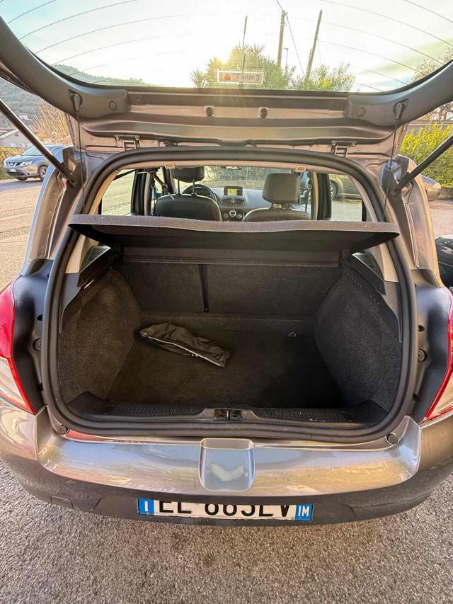 RENAULT Clio 1.2 16V 5 porte Dynamique