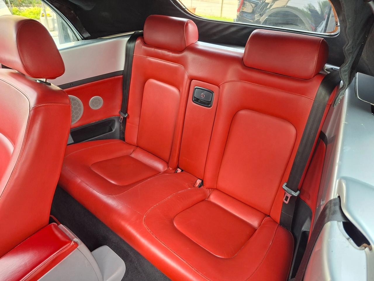 Volkswagen New Beetle 2.0 Cabrio tagliandata INTERESSE STORICO