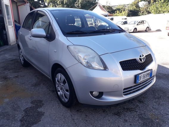 Toyota yaris 5p-1.3 benzina -full-2007