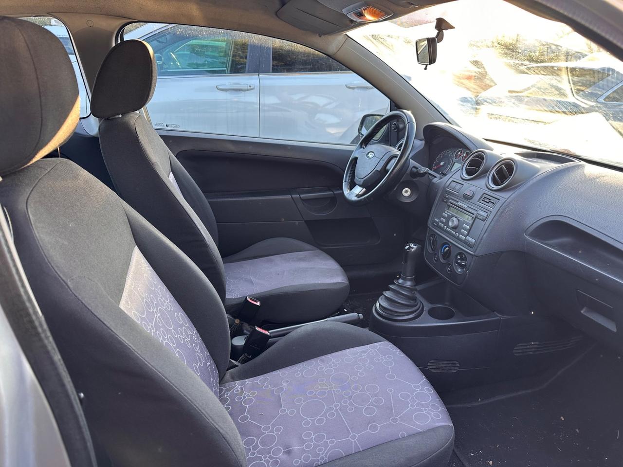 Ford Fiesta 1.2 16V 5p. Ghia