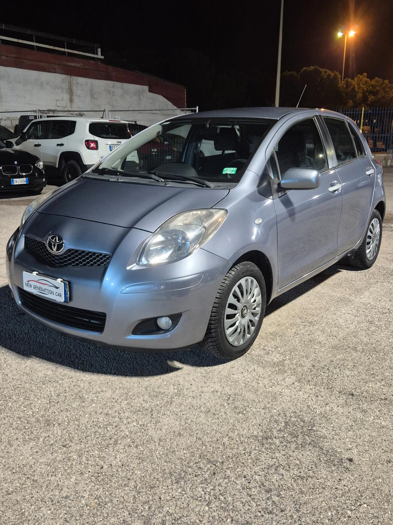 Toyota Yaris 5.p luxury pack