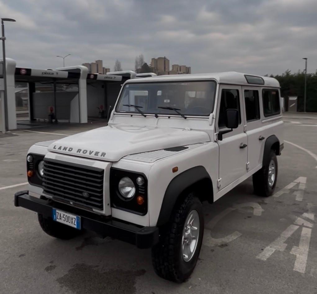 Land Rover Defender 110 2.4 TD4 Hard Top SE