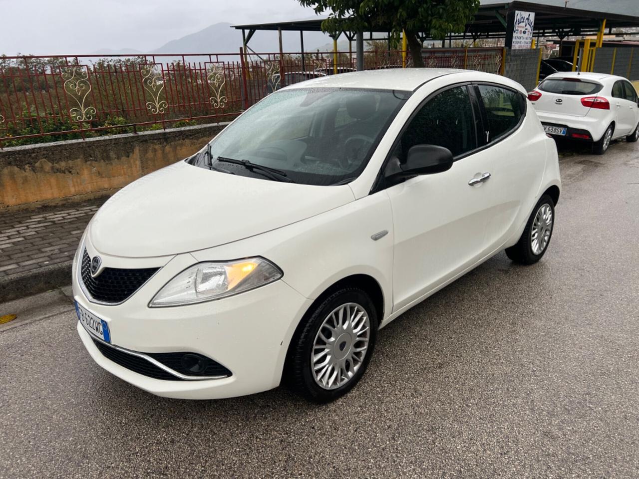 Lancia Ypsilon 1.3 MJT 16V 95 CV S&S Platinum 2015