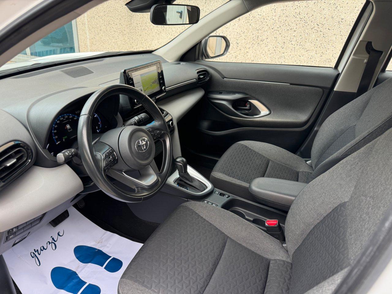Toyota Yaris Cross 1.5h Business awd-i 116cv e-cvt NAVI