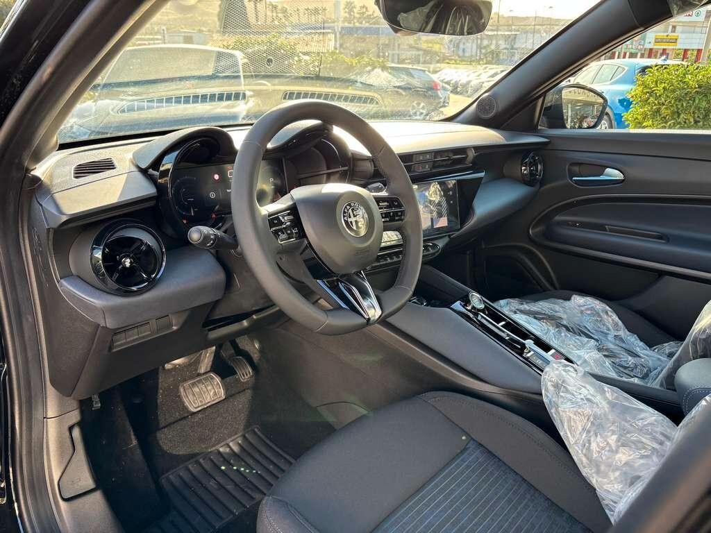 Alfa Romeo Junior 1.2 145 CV Hybrid 2026 KM 0 IVA ESPOSTA Tua a solo 269 Euro al mese
