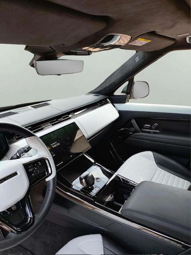 LAND ROVER Range Rover Sport 4.4 V8 635 CV SV Edition