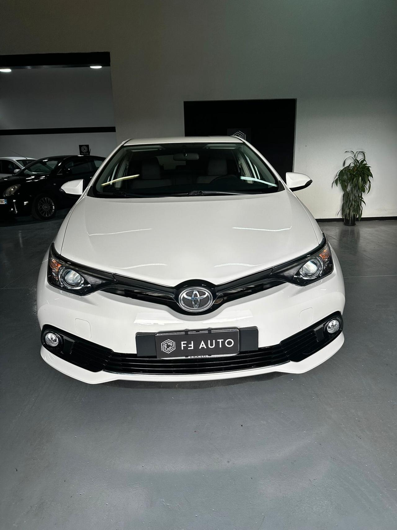 Toyota Auris 1.6 D-4D Lounge