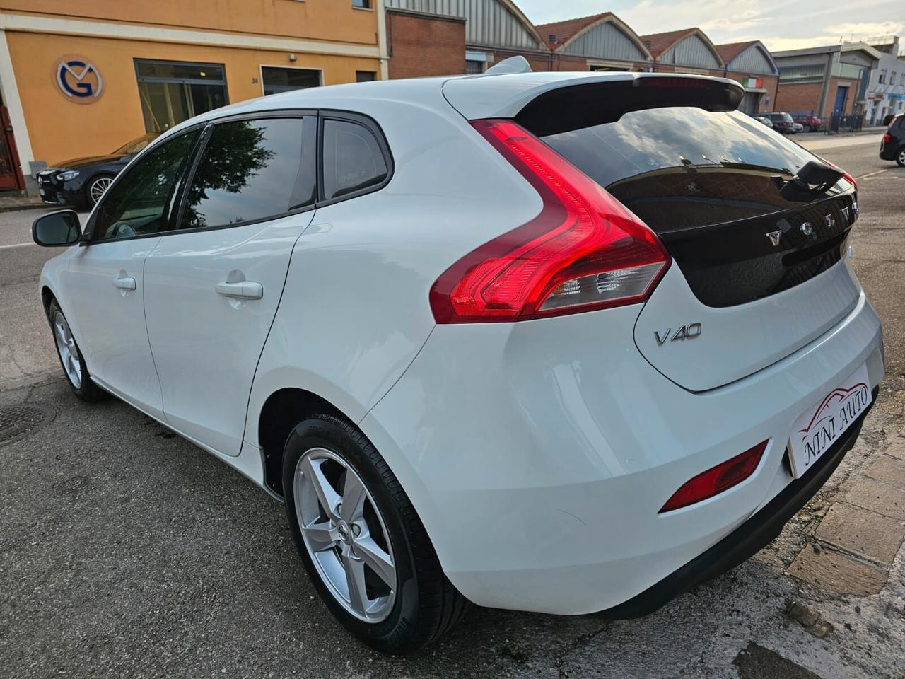 Volvo V40 2.0 D2 Kinetic*Clima*Cerchi*Euro6*Unipro*