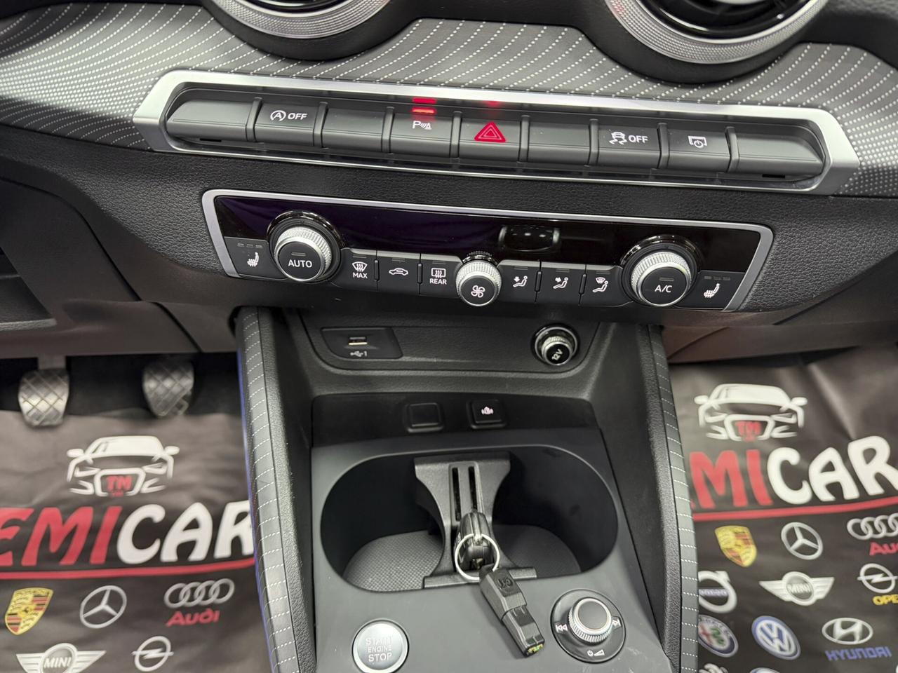 Audi Q2 30 TDI Identity Black S-Line