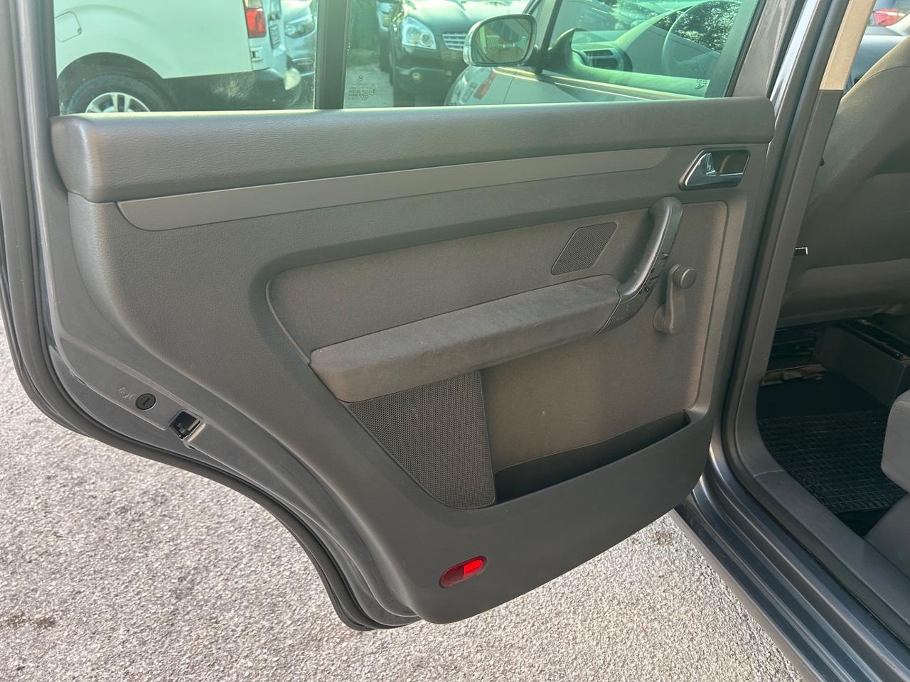 Volkswagen Touran 1.9 TDI 105CV 7 Posti Gancio Traino
